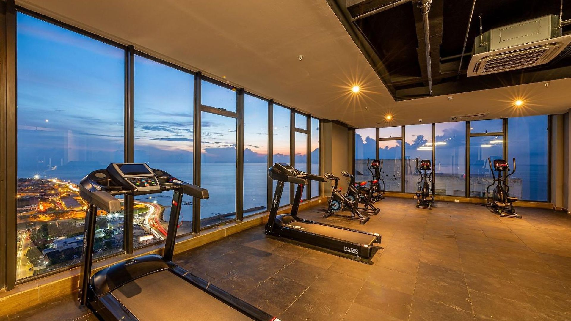 Apartamento Stunning Sea View And Historic Center 20th Fl/ 2br