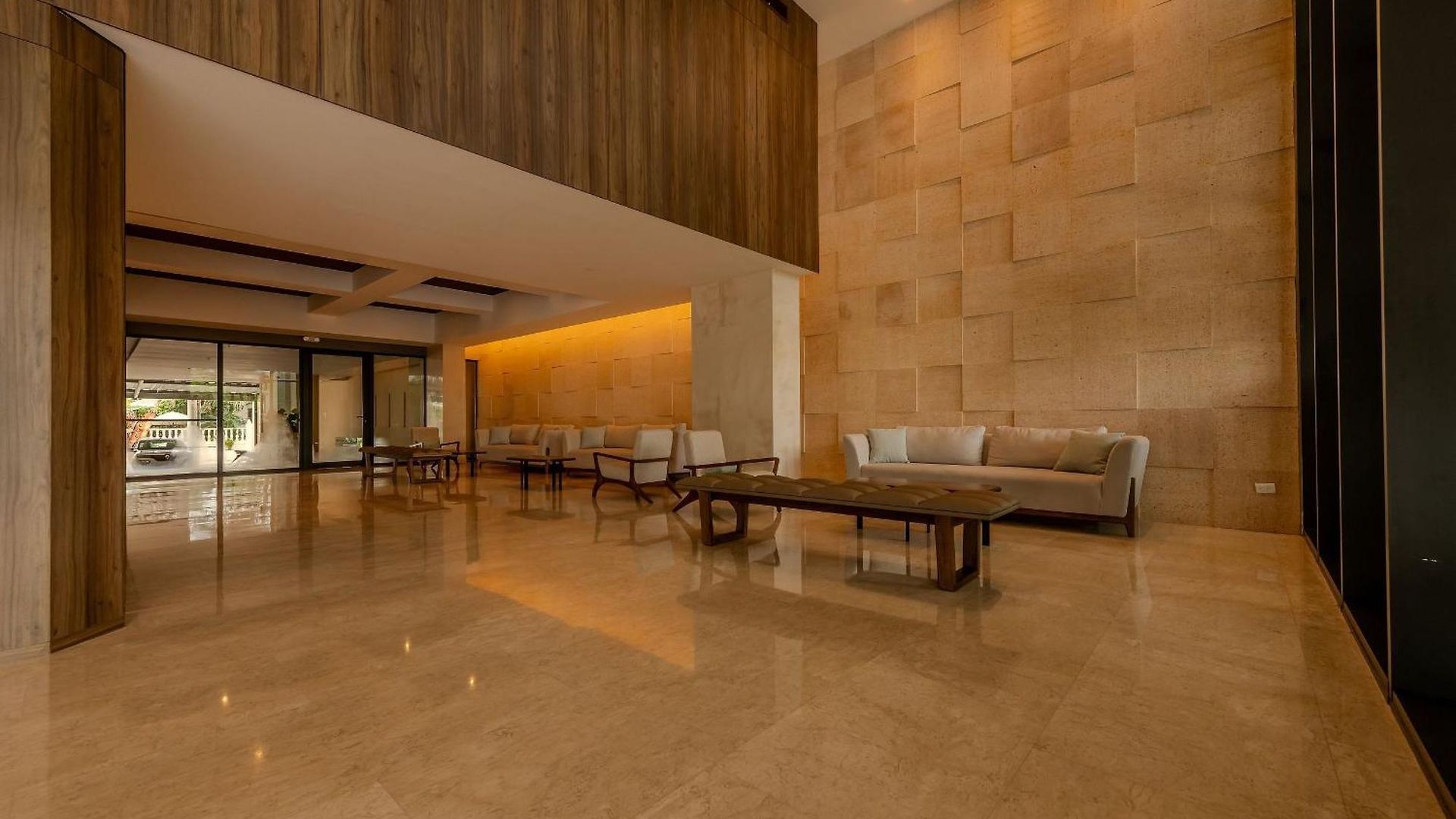 Stunning Sea View And Historic Center 20th Fl/ 2br *