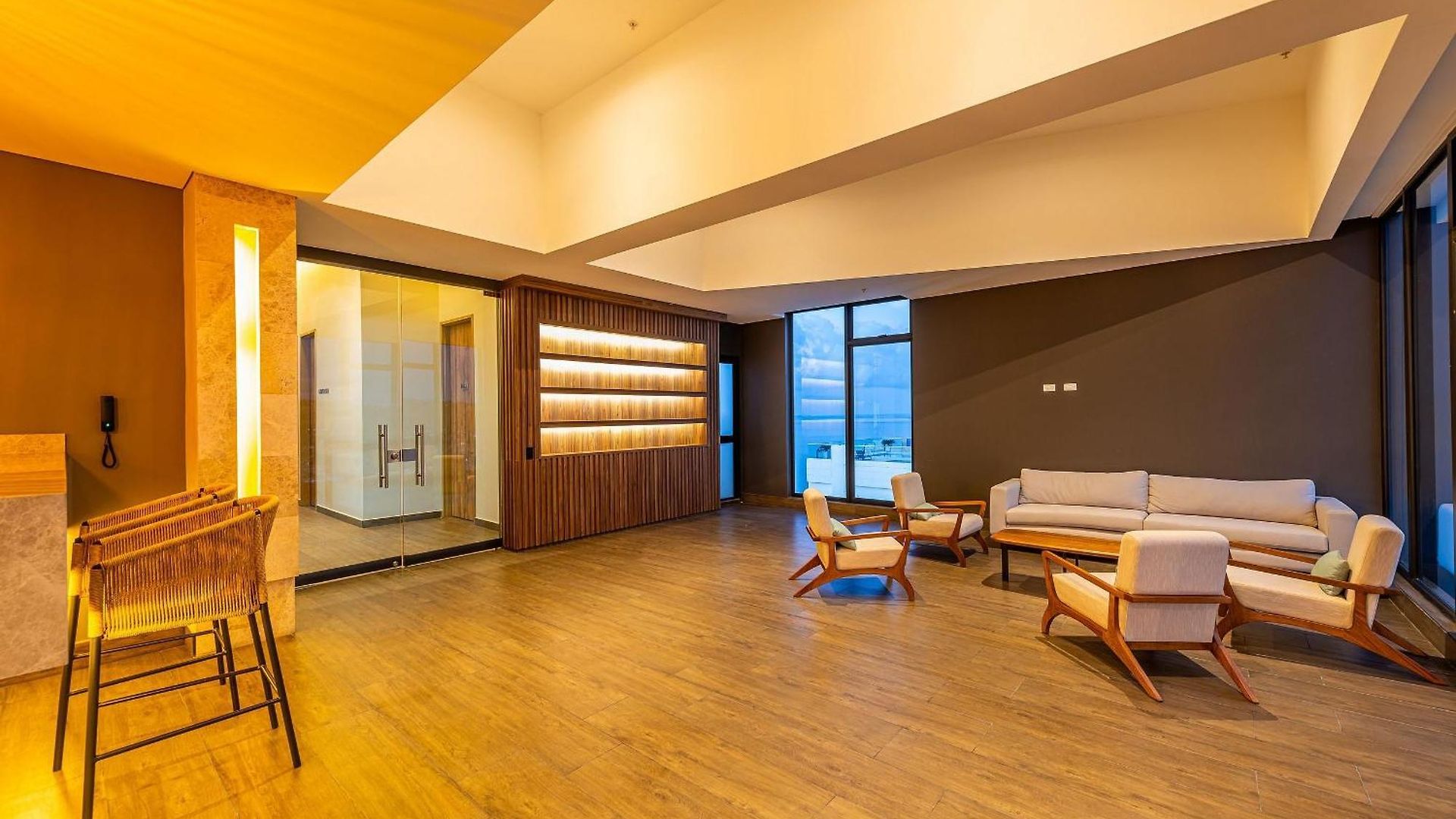 Stunning Sea View And Historic Center 20th Fl/ 2br