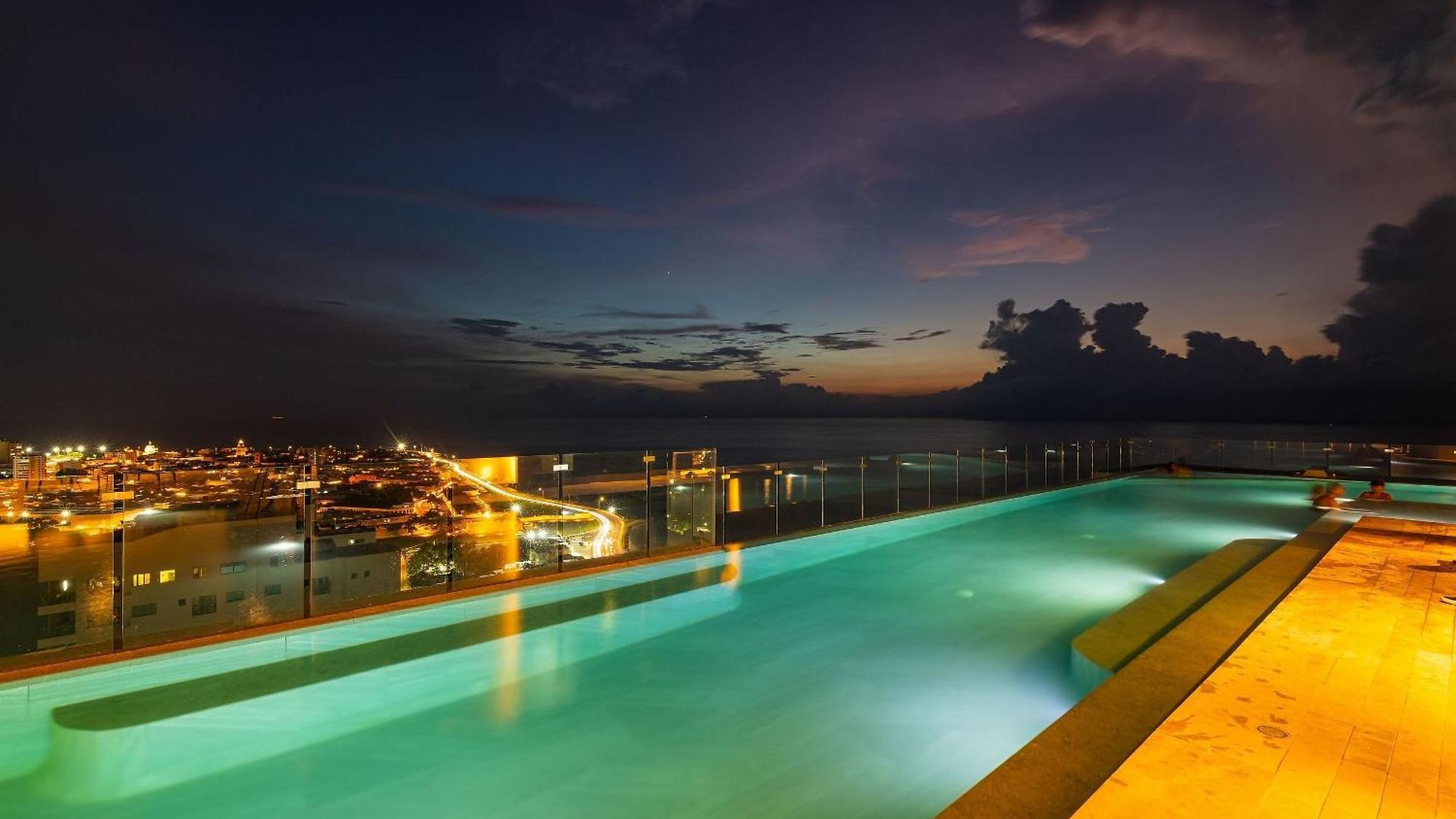 Stunning Sea View And Historic Center 20th Fl/ 2br Cartagena