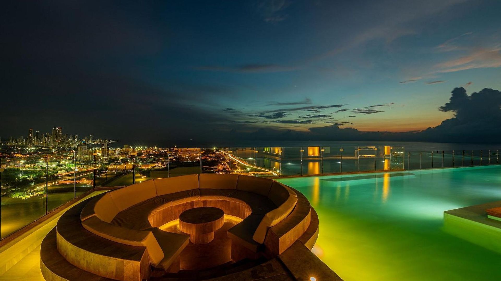 Stunning Sea View And Historic Center 20th Fl/ 2br Apartamento *