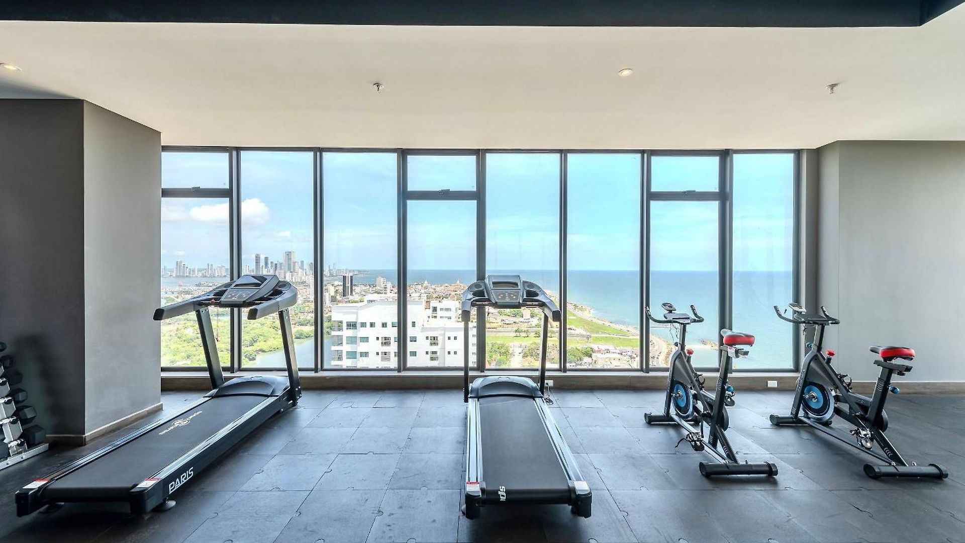 Stunning Sea View And Historic Center 20th Fl/ 2br Cartagena