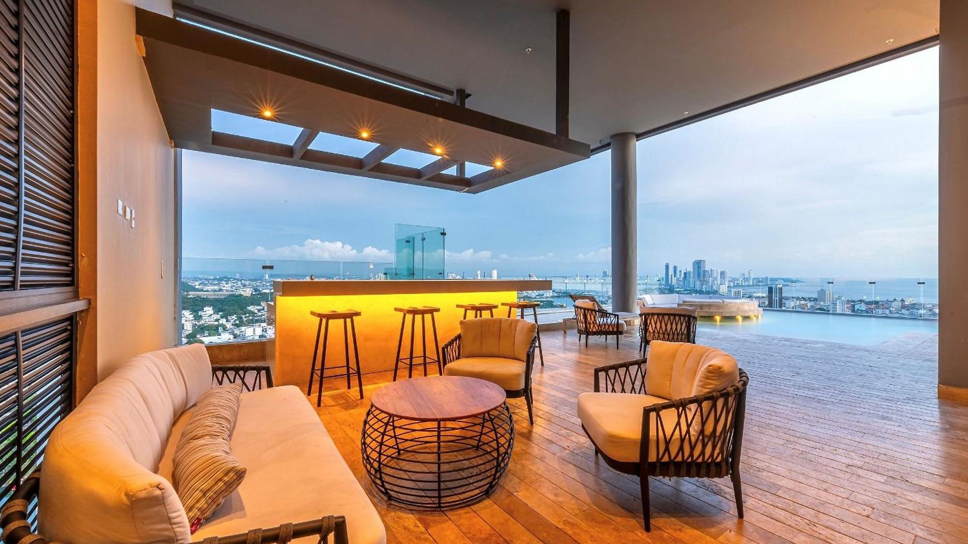 Stunning Sea View And Historic Center 20th Fl/ 2br * Cartagena