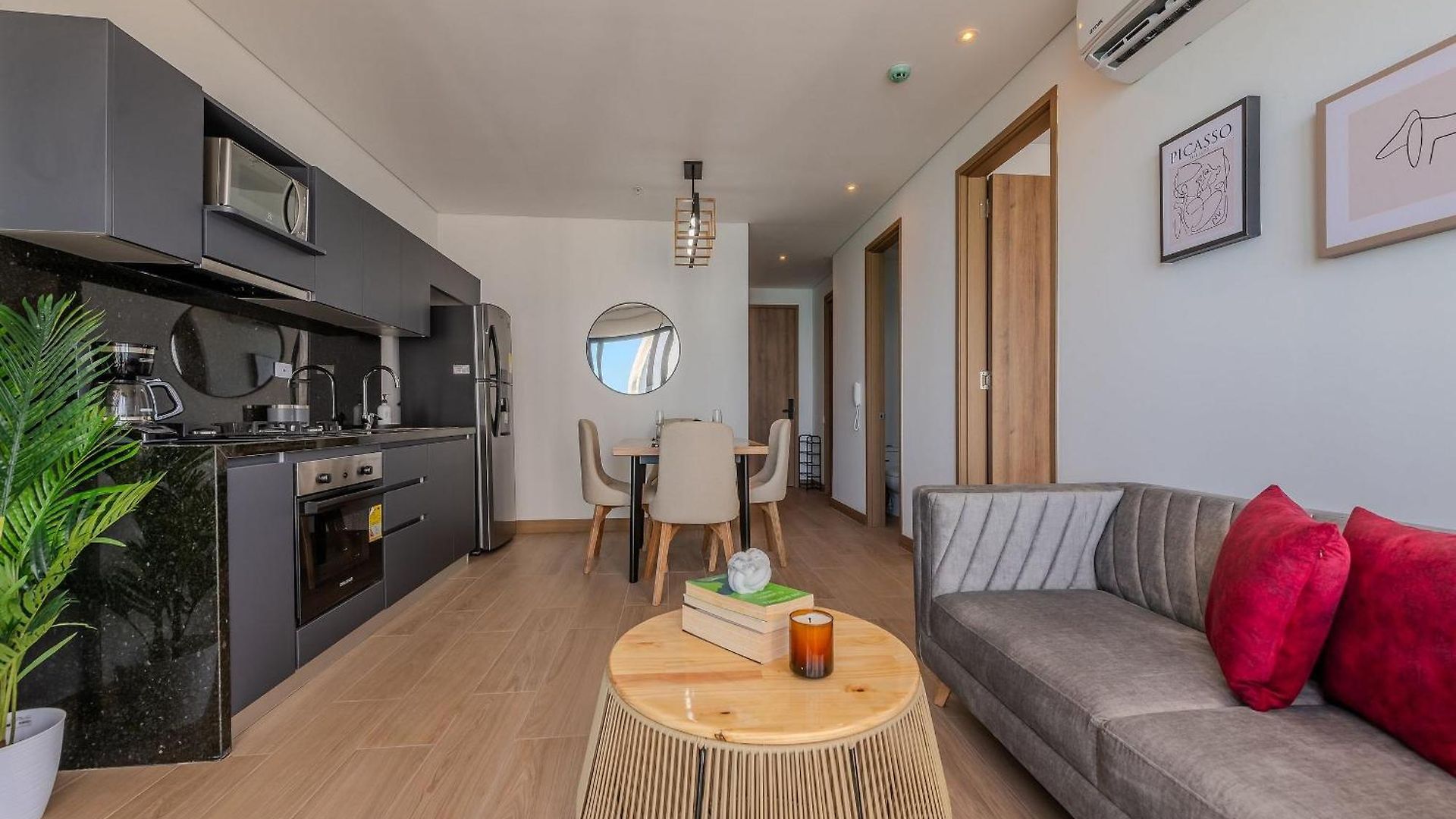 Stunning Sea View And Historic Center 20th Fl/ 2br
