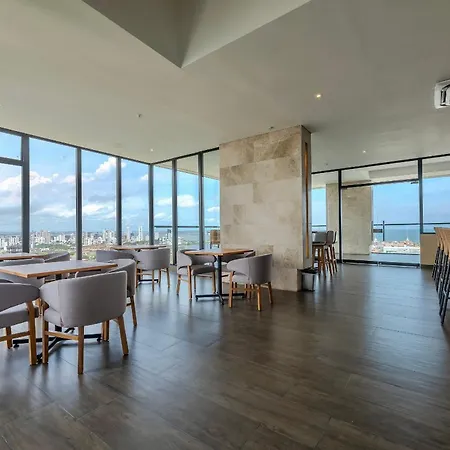 Stunning Sea View And Historic Center 20th Fl/ 2br
