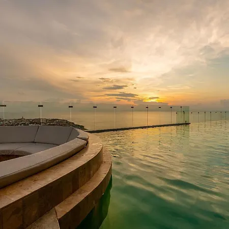 Stunning Sea View And Historic Center 20th Fl/ 2br Cartagena