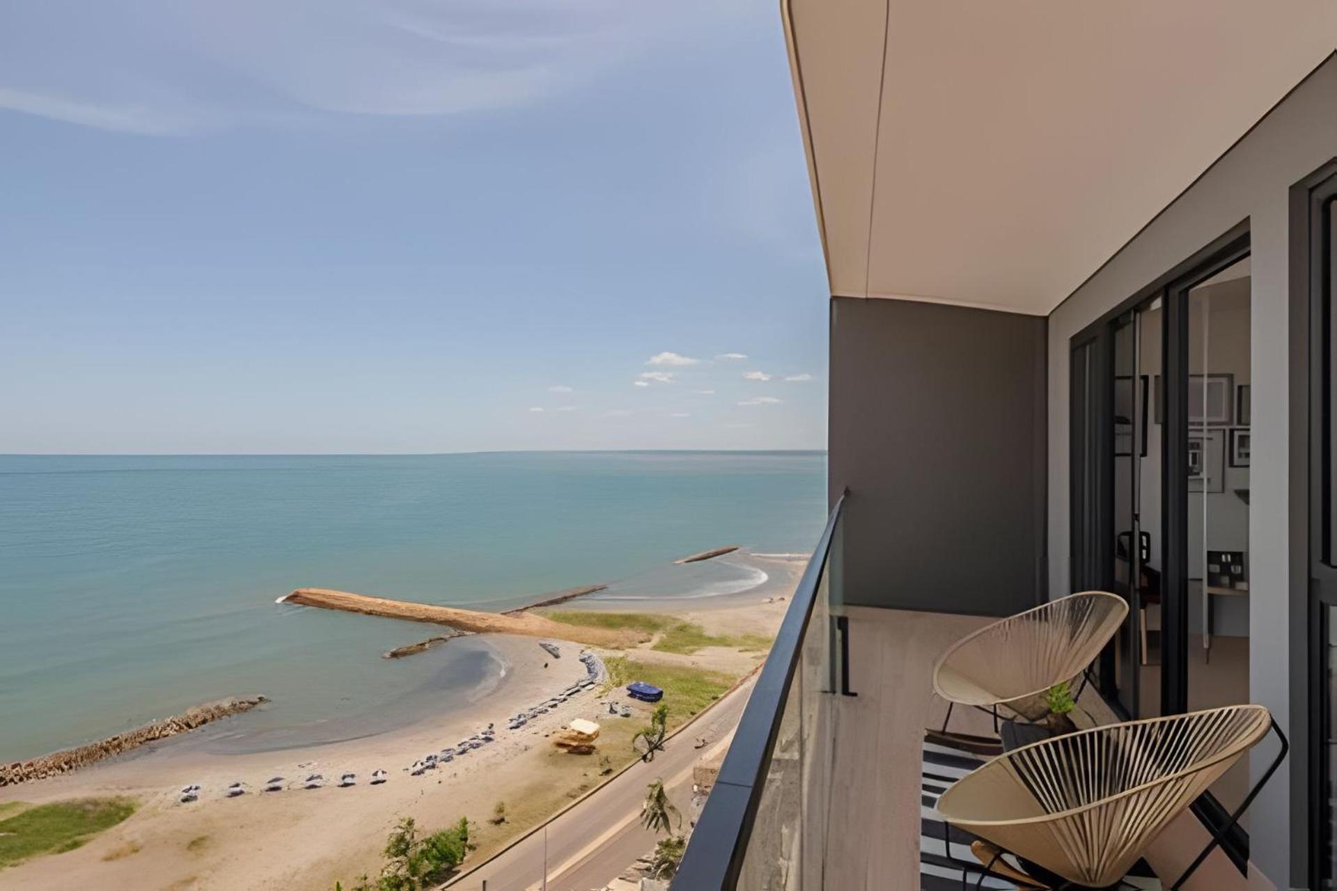 Apartment Stunning Sea View And Historic Center 20th Fl/ 2br
