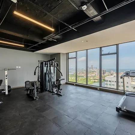 Stunning Sea View And Historic Center 20th Fl/ 2br *